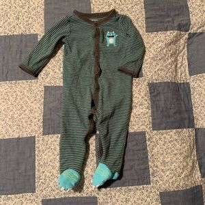 🐸Cute Carter’s baby boy monster sleep/play outfit